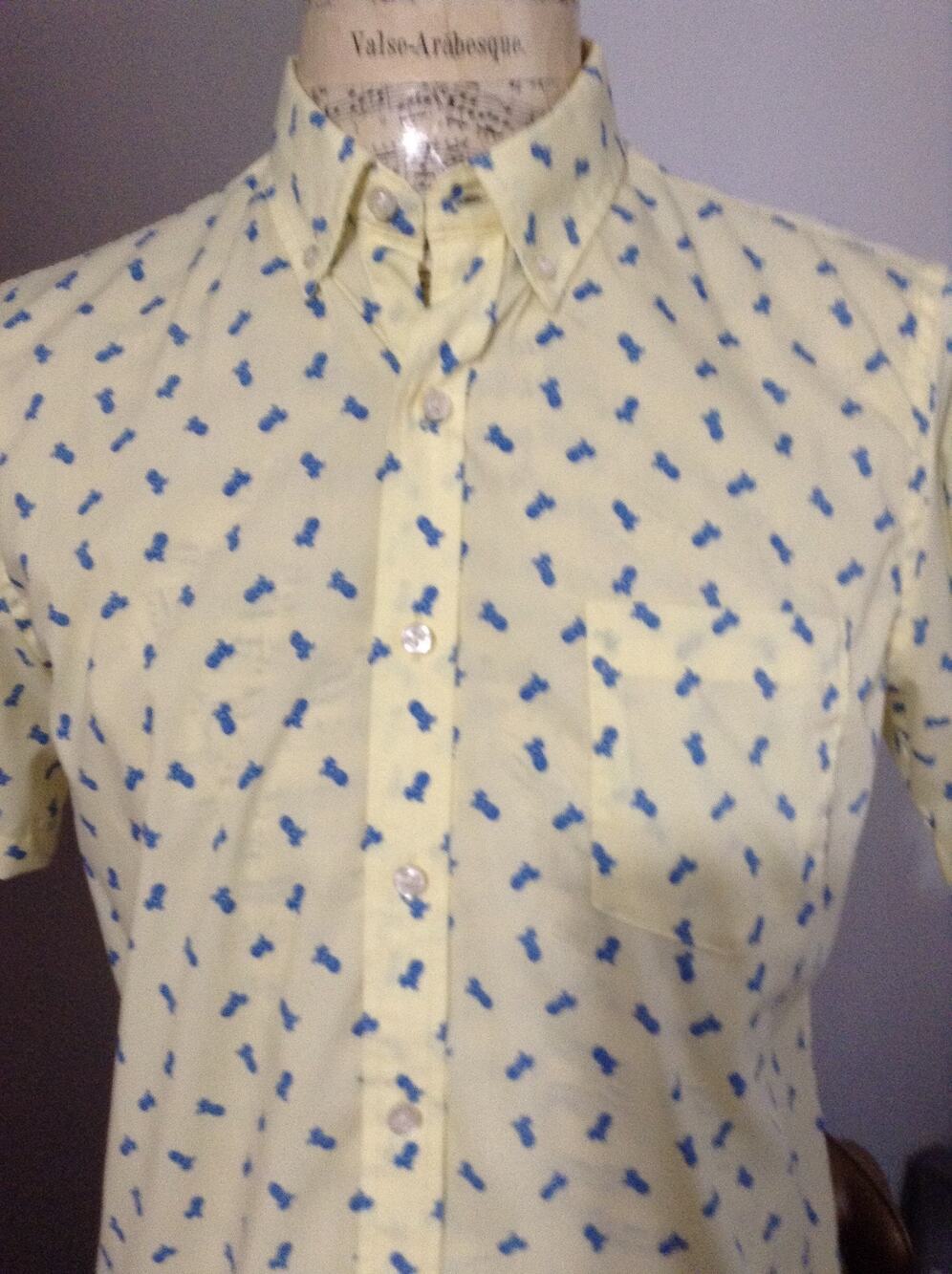 IZOD Mens Lg Short Sleeve Pineapple Button Down Shirt Yellow Blue Tropical Beach